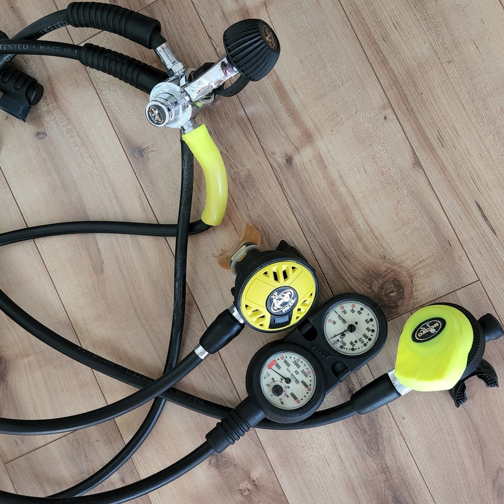 High-Performance Yellow and Black Diving Regulator Set